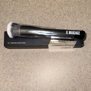 IL MAKIAGE Precision Blending Brush - Black and Silver